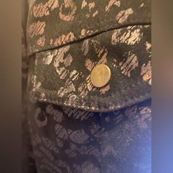 JM Collections Top - Picture 8 of 13